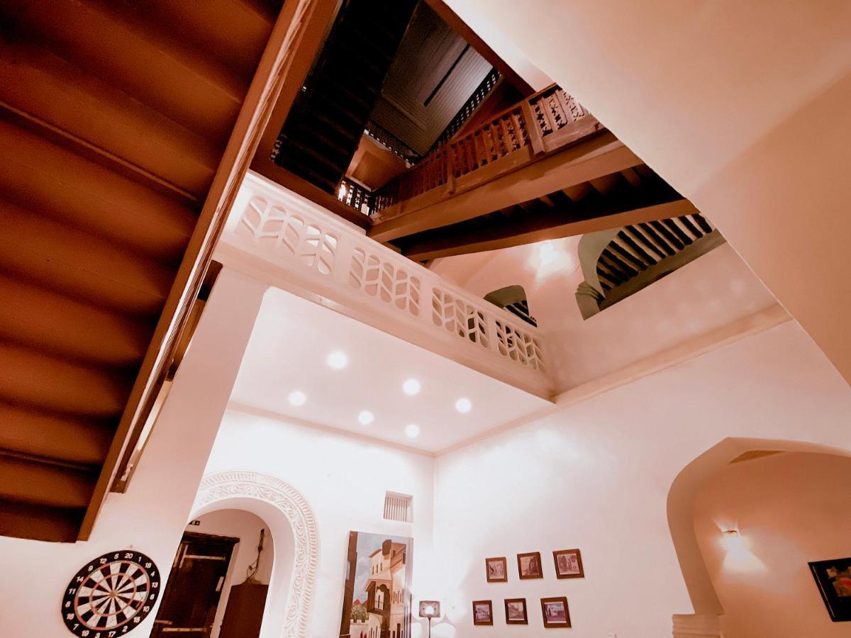 Smiles Stone Town Hotel ザンジバルシティ エクステリア 写真