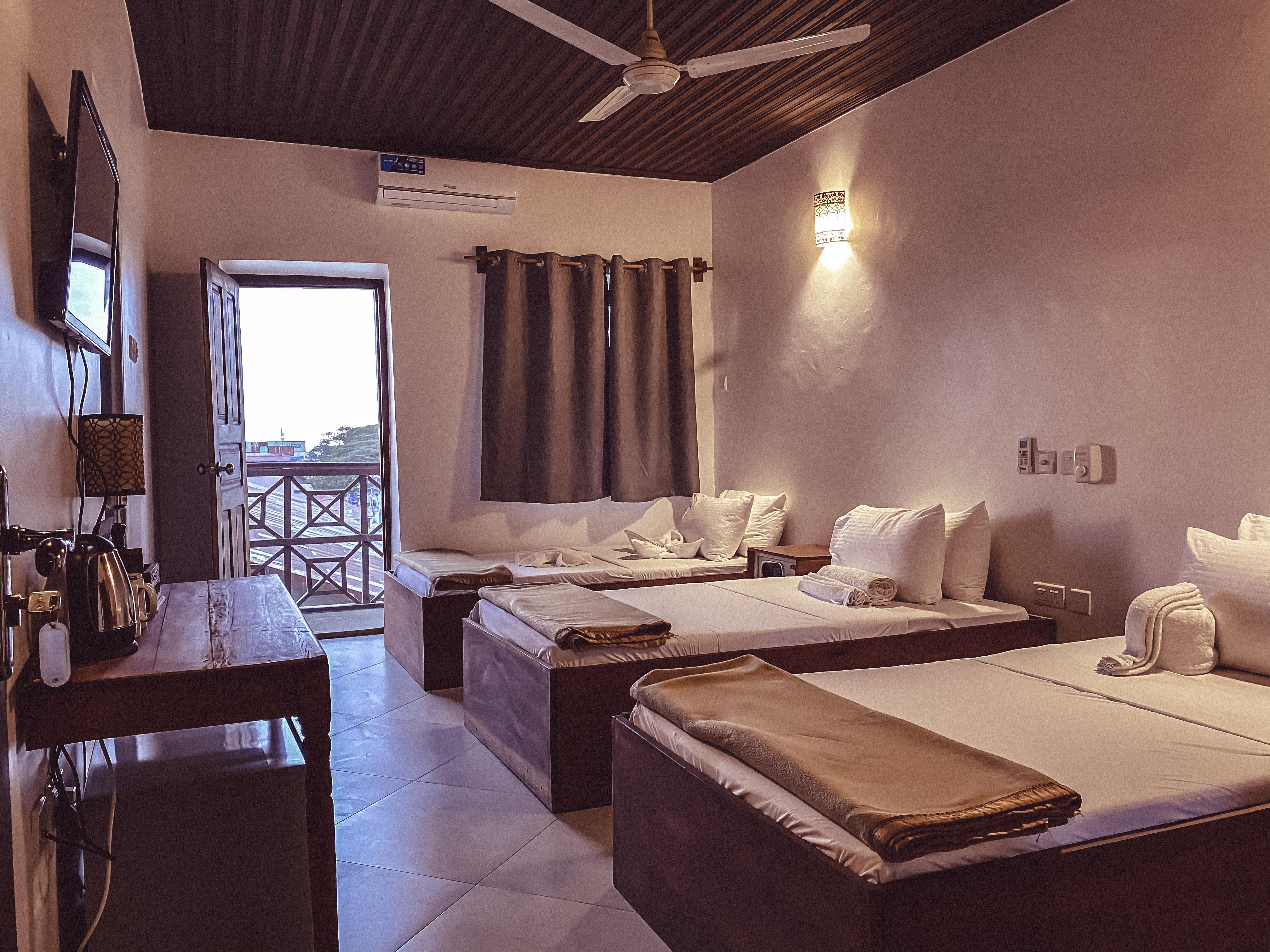 Smiles Stone Town Hotel ザンジバルシティ エクステリア 写真