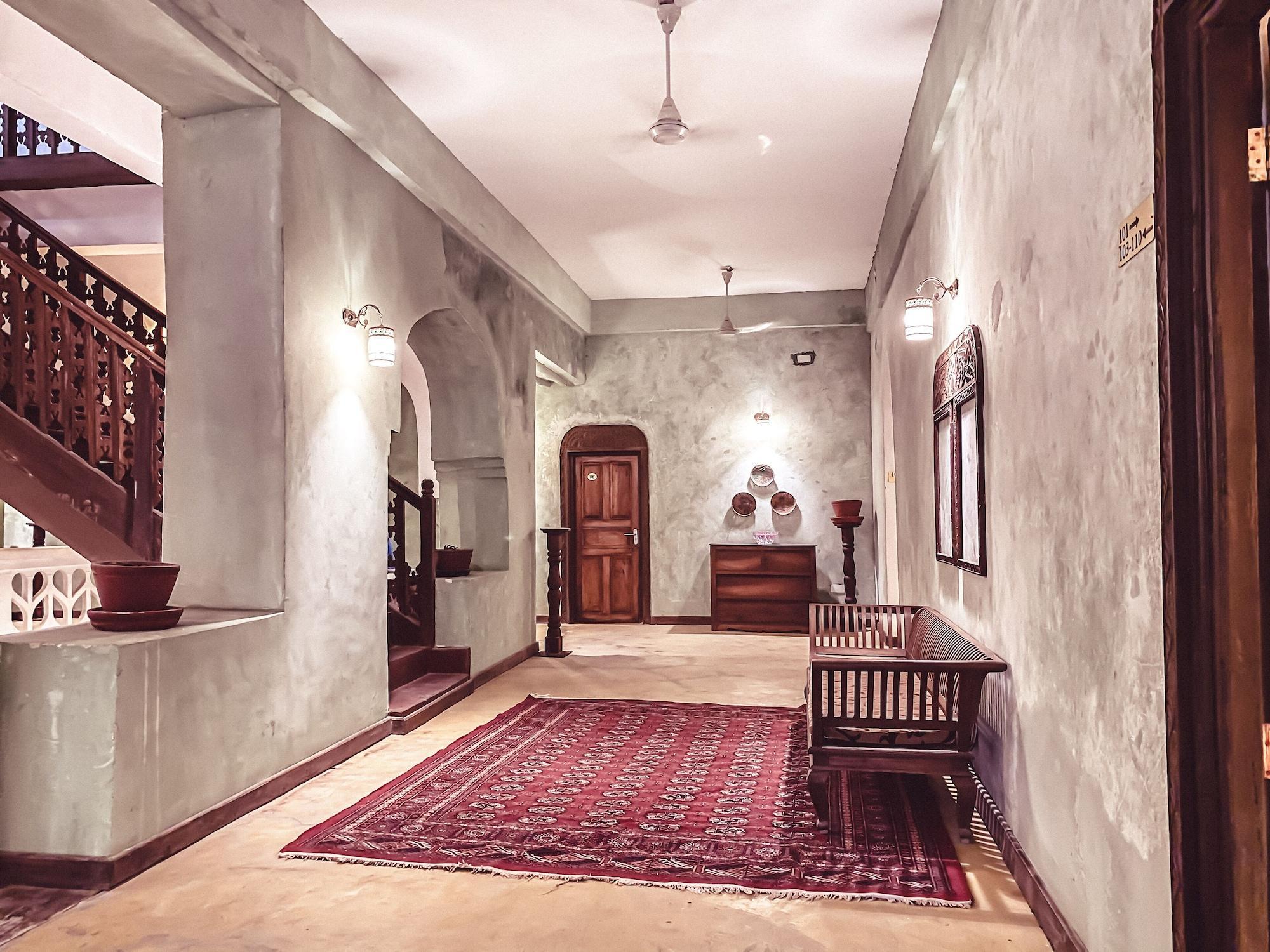 Smiles Stone Town Hotel ザンジバルシティ エクステリア 写真