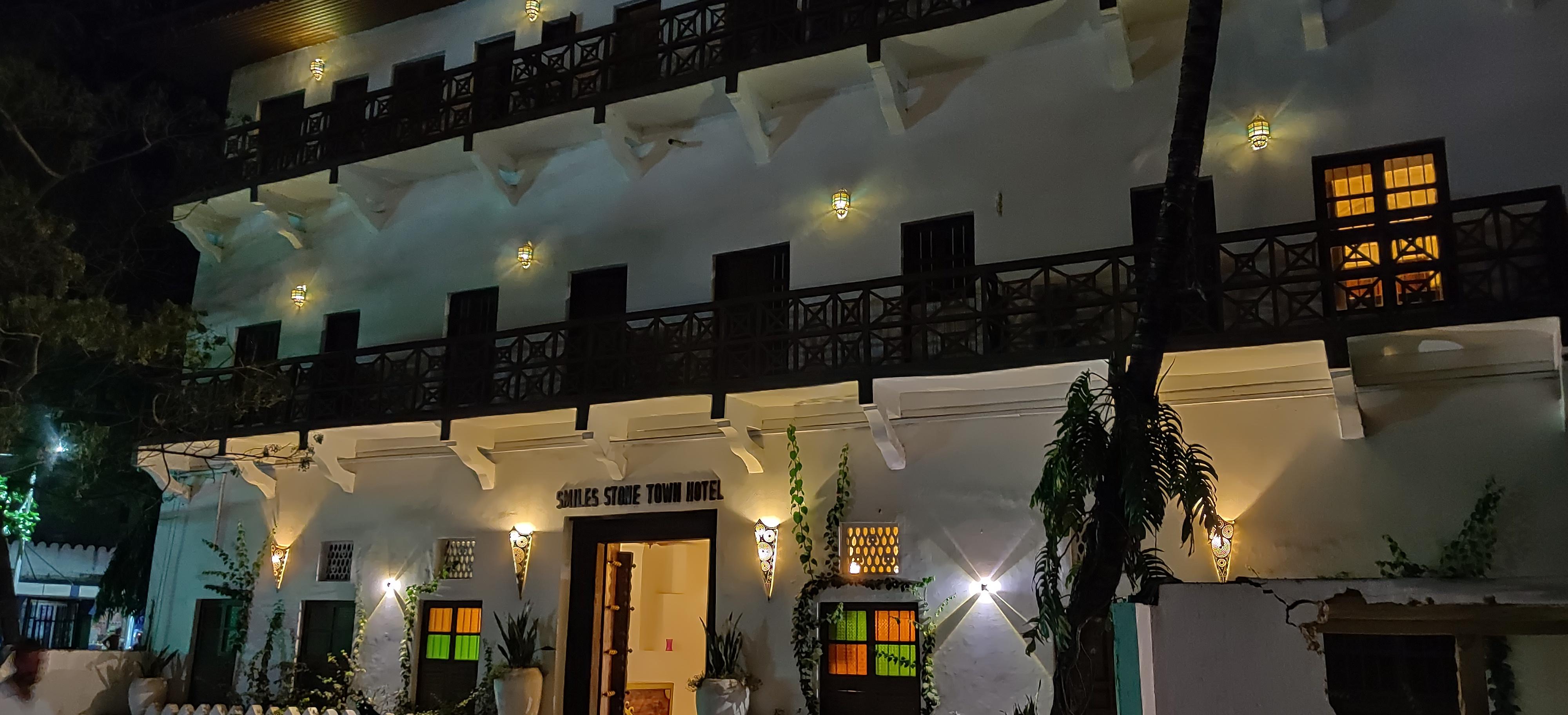 Smiles Stone Town Hotel ザンジバルシティ エクステリア 写真